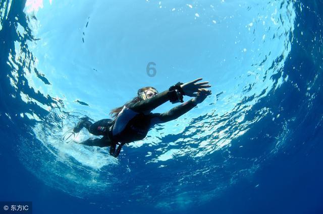 水龙头漏水 把水闸关了 会流到邻居家吗？